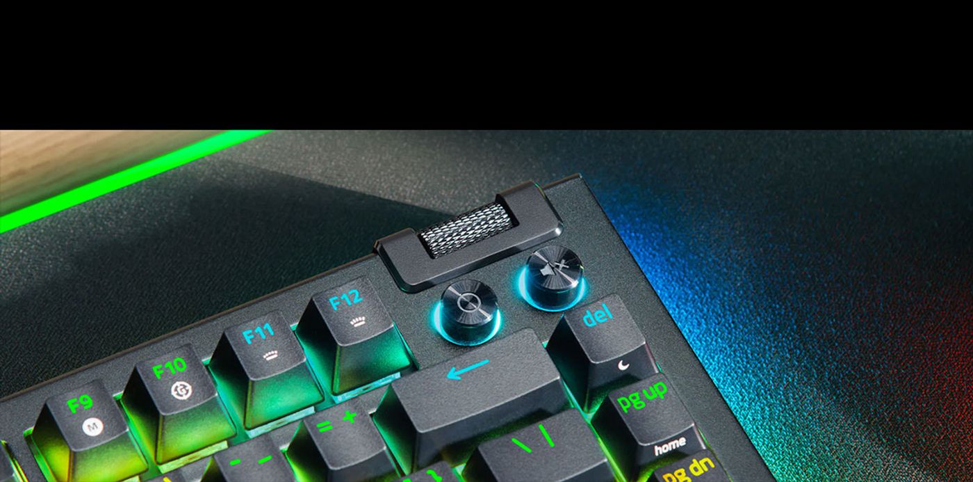 Media keys and control roller on the Razer BlackWidow V4 75%