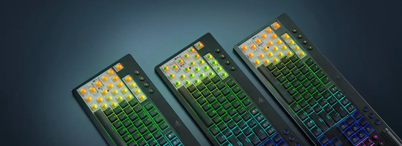 Razer BlackWidow V4 Hyperspeed with Low-Profile Mechanical Keys - Desktop View