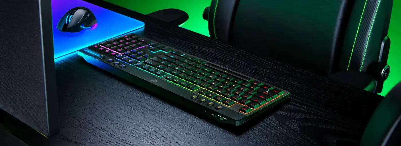 Razer BlackWidow V4 HyperSpeed keyboard – seamless Razer HyperSpeed Wireless connection