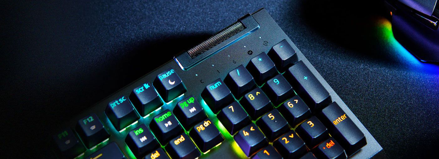 The multifunction roller and media control keys on the Razer BlackWidow V4 X