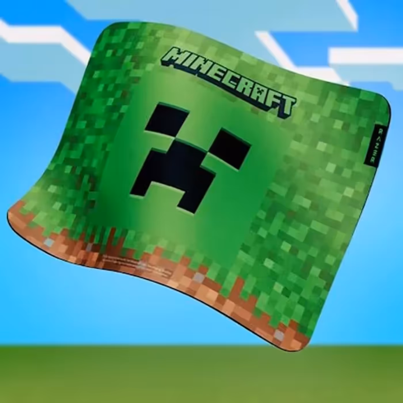 Razer Gigantus V2 M Minecraft Edition soft gaming mouse mat surface