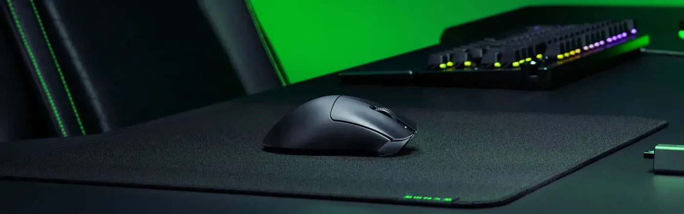 DeathAdder V3 HyperSpeed with DPI sensitivity settings illustrated