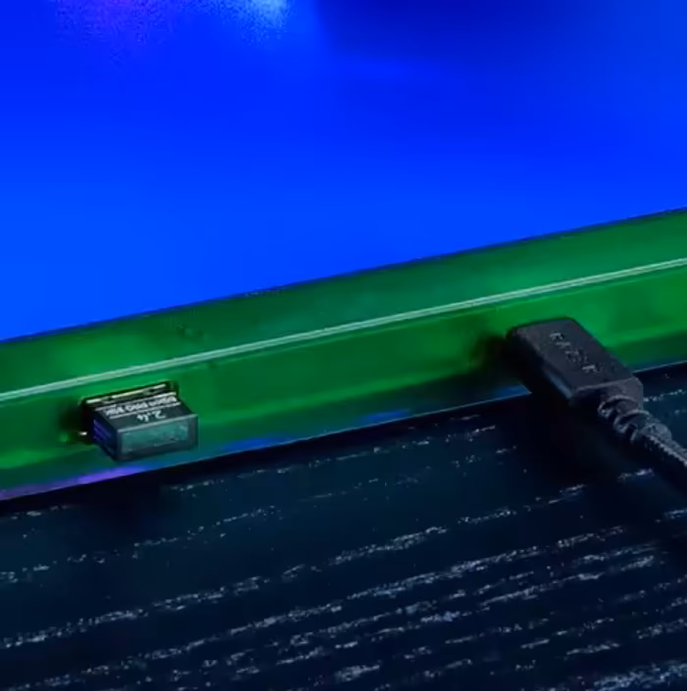 Razer Firefly V2 Pro RGB Gaming Mousepad highlighting the integrated USB 2.0 port