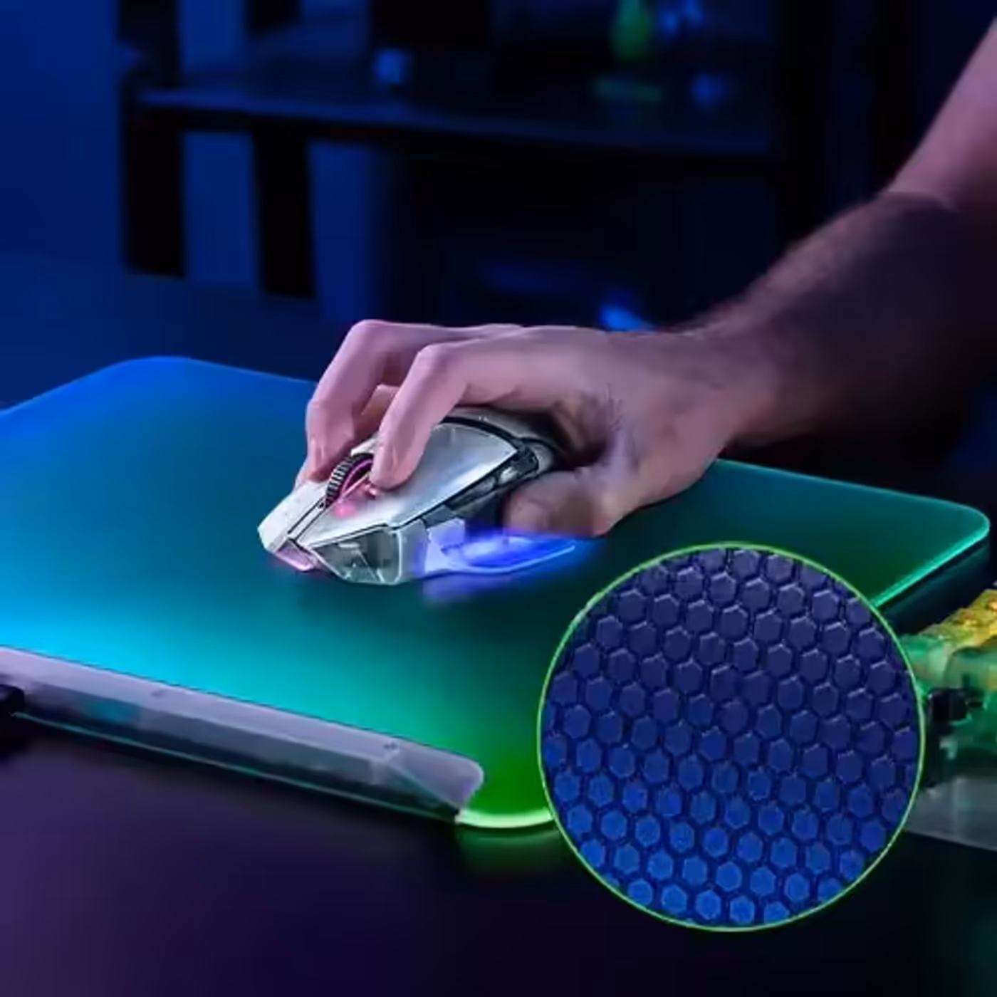 Anti-slip rubber base of the Razer Firefly V2 Pro RGB Mousepad