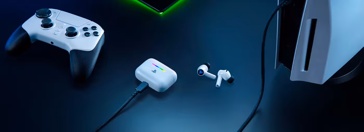 Razer Hammerhead V3 X HyperSpeed wireless earbuds and case displaying dual connectivity options