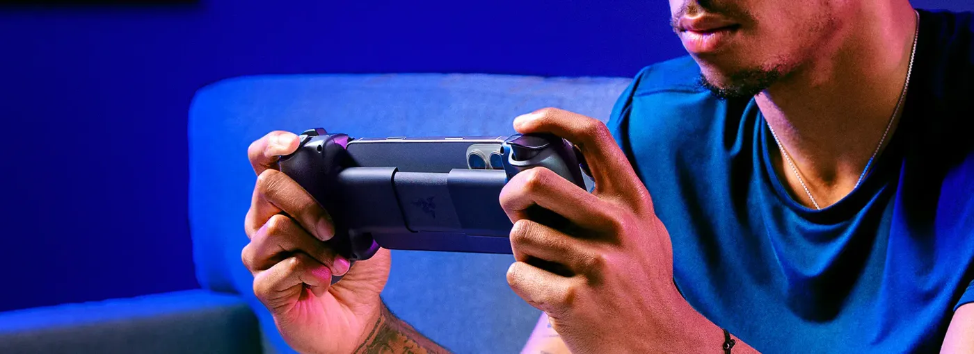 Rear view of the Razer Kishi V3 showing its dual back buttons