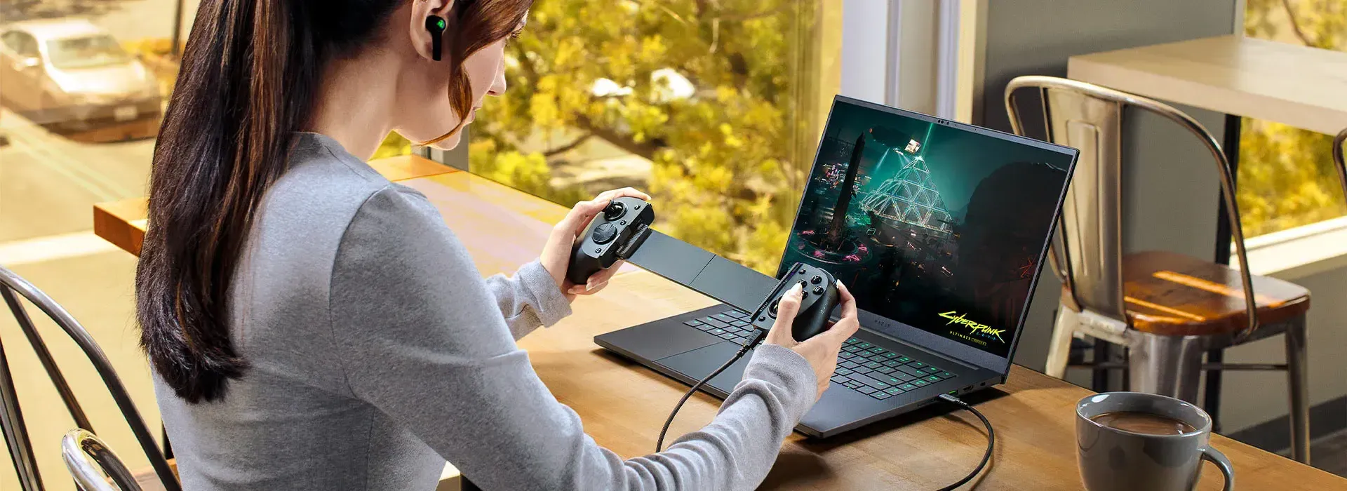 Razer Kishi V3 Pro XL connected for wired PC play via USB-C (mobile)