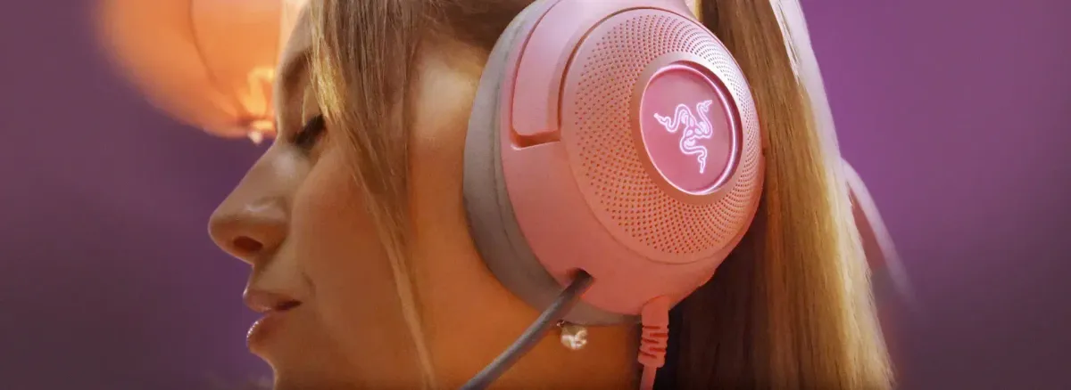 Close-up view showing the comfortable hybrid fabric and leatherette ear cushions
