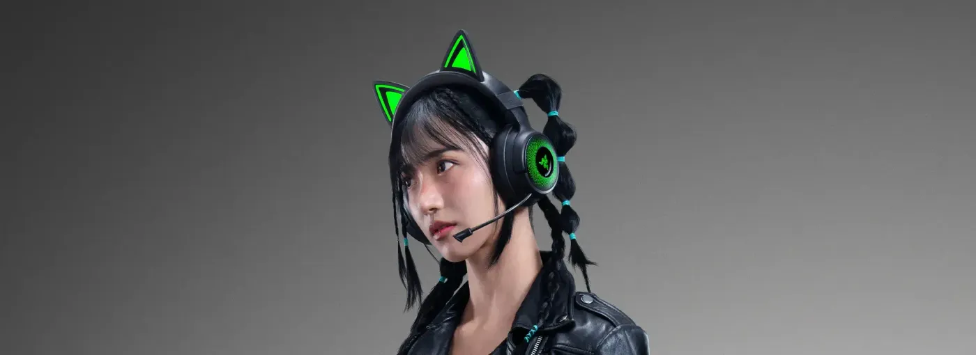 Razer Kraken Kitty V3 Pro headset shown with HyperClear mic in action