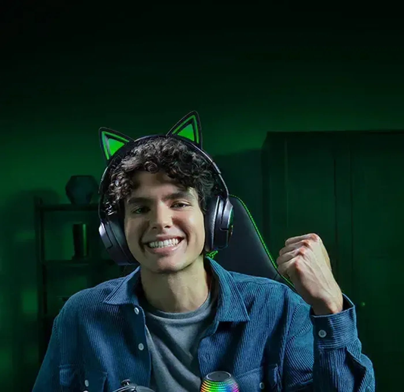 Razer Kraken Kitty V3 Pro headset showcasing TriForce Titanium 40 mm drivers