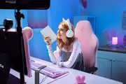 razer-kraken-kitty-v3-pro-wireless-white-1500px-tu2-0003.avif