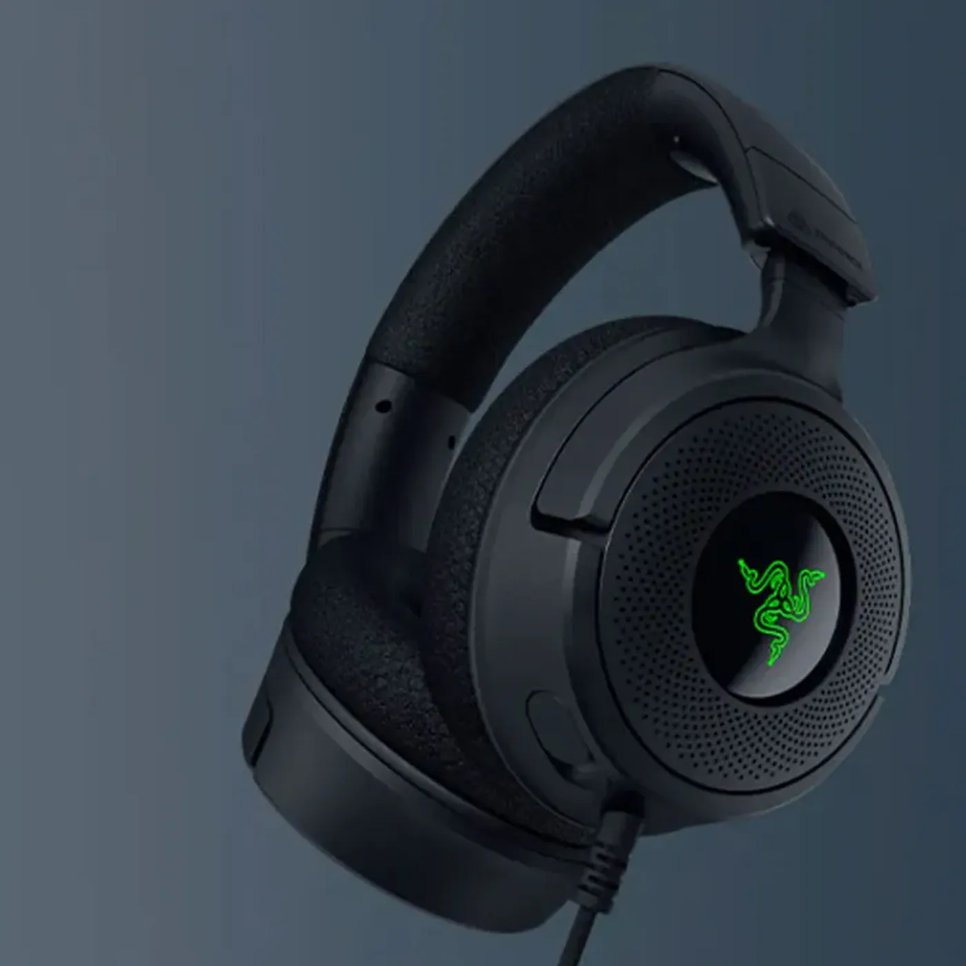 Smart retractable microphone design on the Razer Kraken V4 X headset