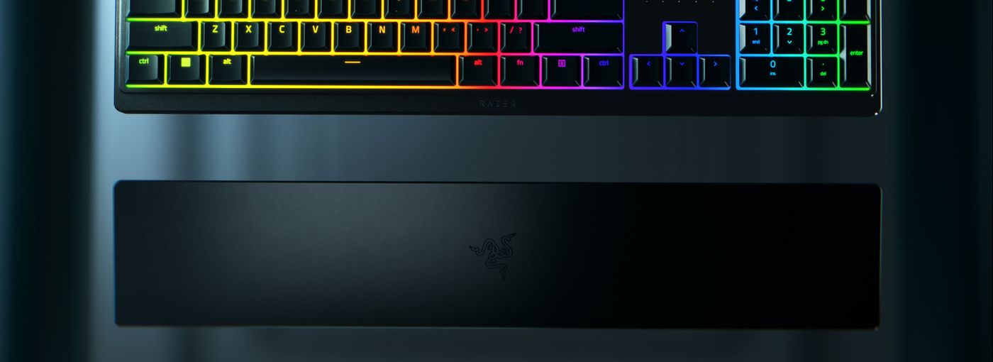 Magnetic soft-touch wrist rest attached to the Razer Ornata V3