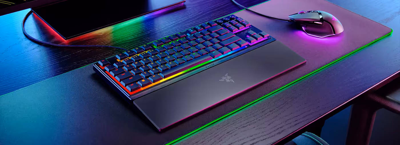 8 Razer Chroma RGB lighting zones for personalized aesthetics