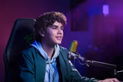 Razer Seiren v3 Chroma USB Microphone — Supercardioid, Tap-to-Mute - image 13