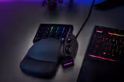 razer-tartarus-v2-chroma-gaming-keypad-1500px-tu2-0002.avif