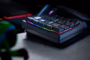 razer-tartarus-v2-chroma-gaming-keypad-1500px-tu2-0003.avif