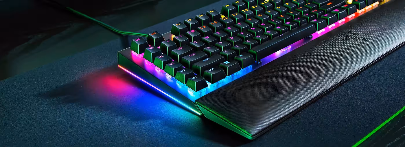 Detail view of the six dedicated macro keys on the Razer BlackWidow V4