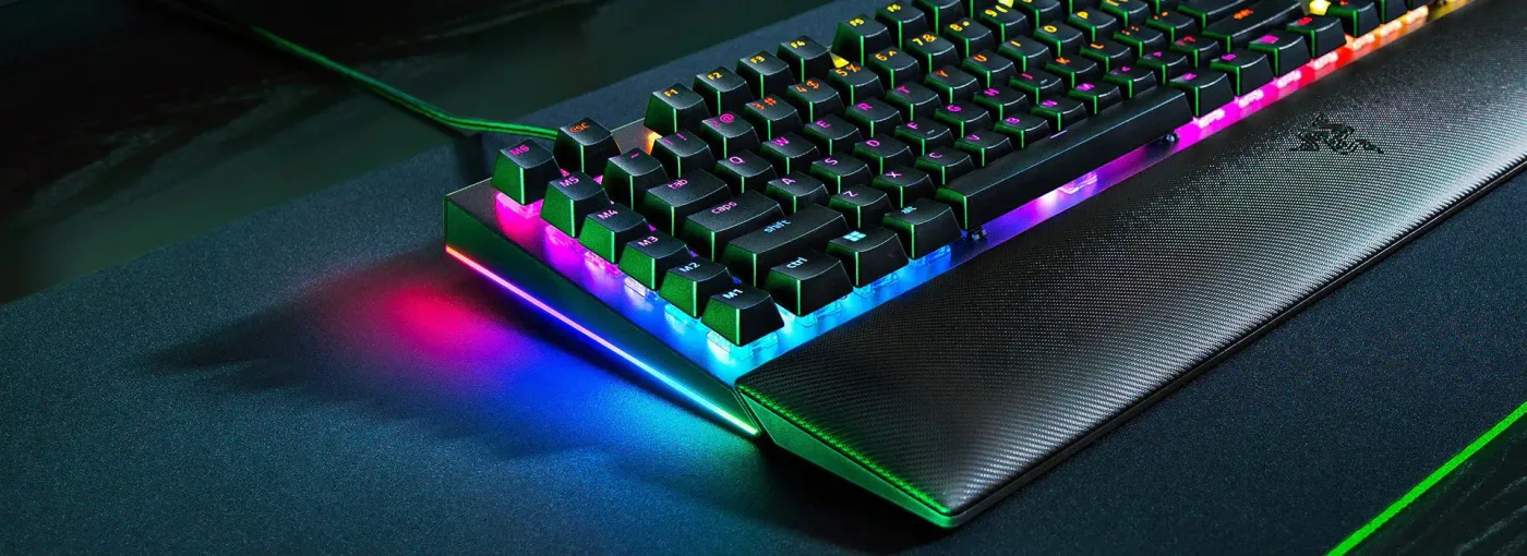 Detail view of the six dedicated macro keys on the Razer BlackWidow V4