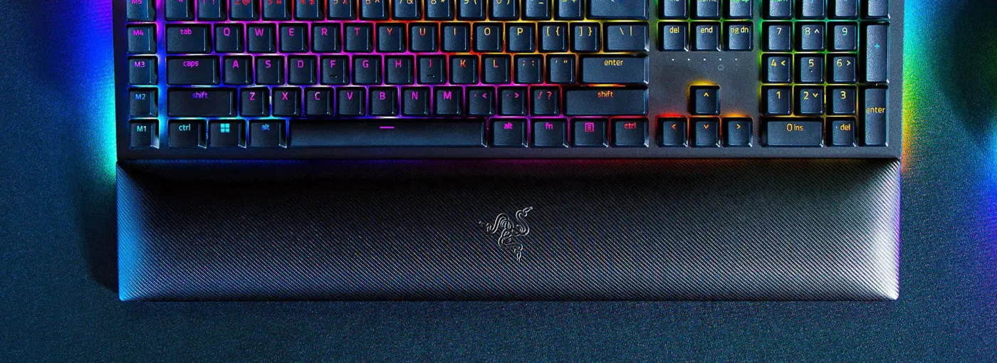 Plush magnetic leatherette wrist rest attached to the Razer BlackWidow V4 keyboard