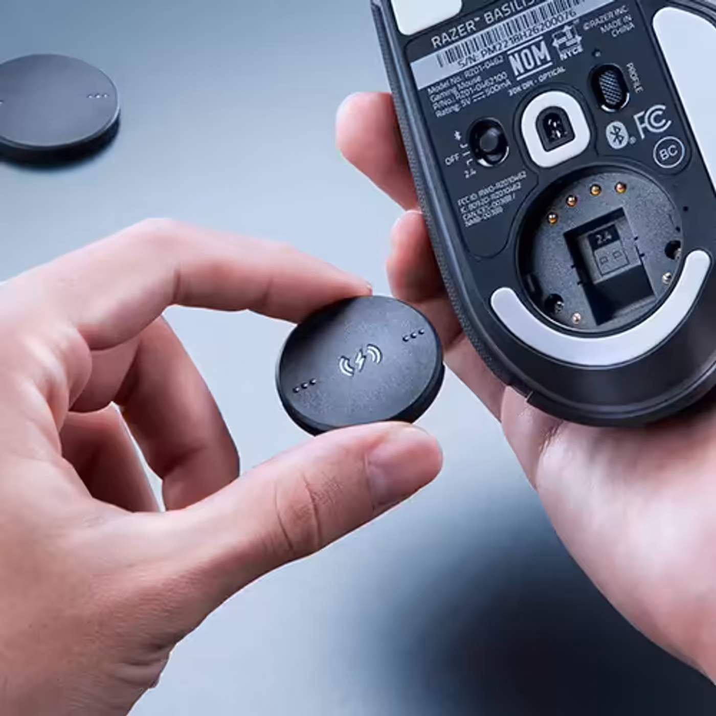 Razer Wireless Charging Puck for inductive and wireless charging compatibility