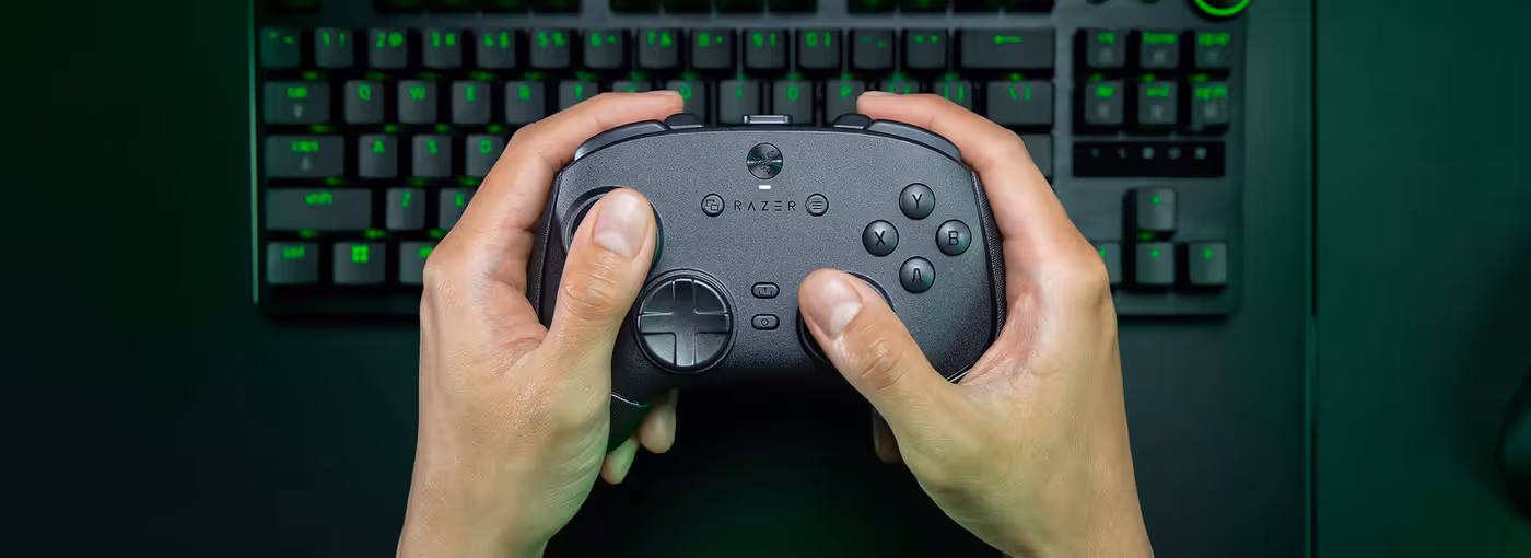 Lightweight ergonomic build of the Razer Wolverine V3 Pro controller