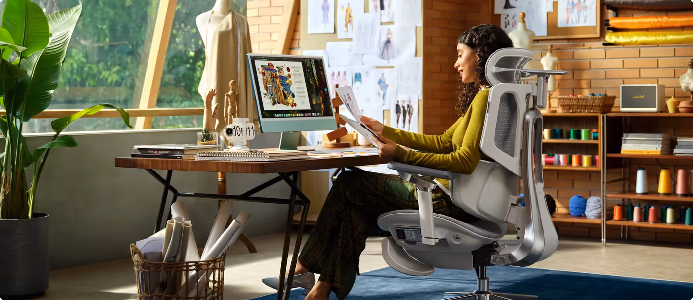Chair adapting to user motion