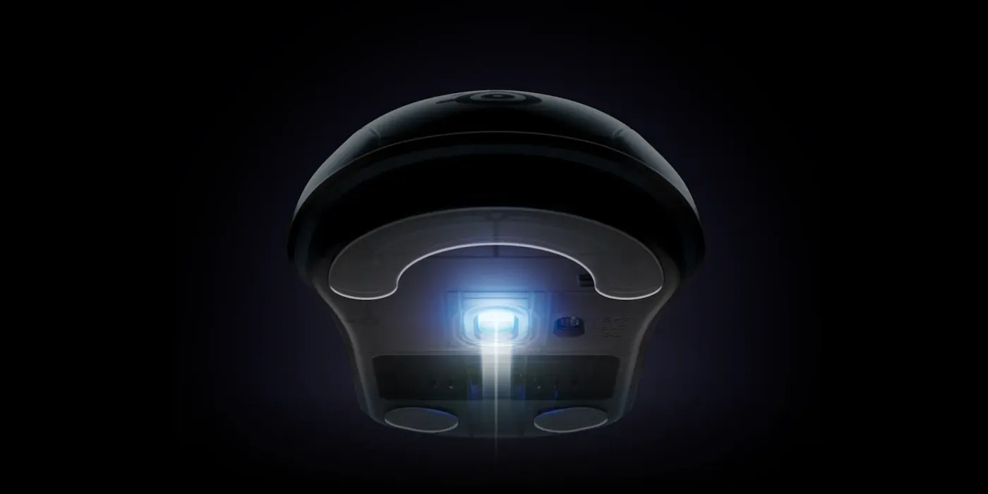 Image of the underside of the mouse, highlighting the position of the TrueMove Air 18K Sensor.