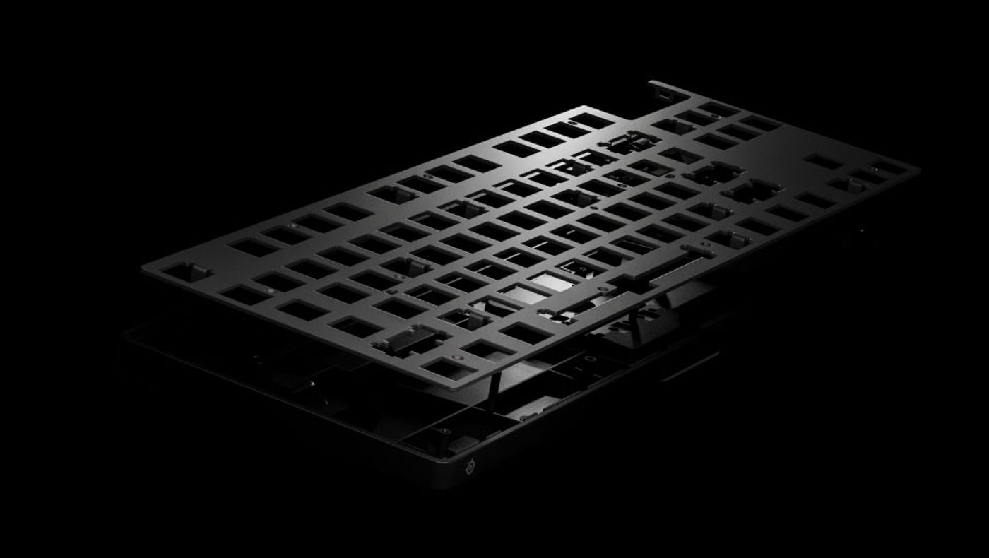Aircraft-grade aluminium top plate on the SteelSeries Apex Pro TKL Wireless