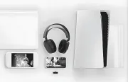 steelseries-arctis-7-plus-wireless-gaming-headset-2000px-v0012.webp