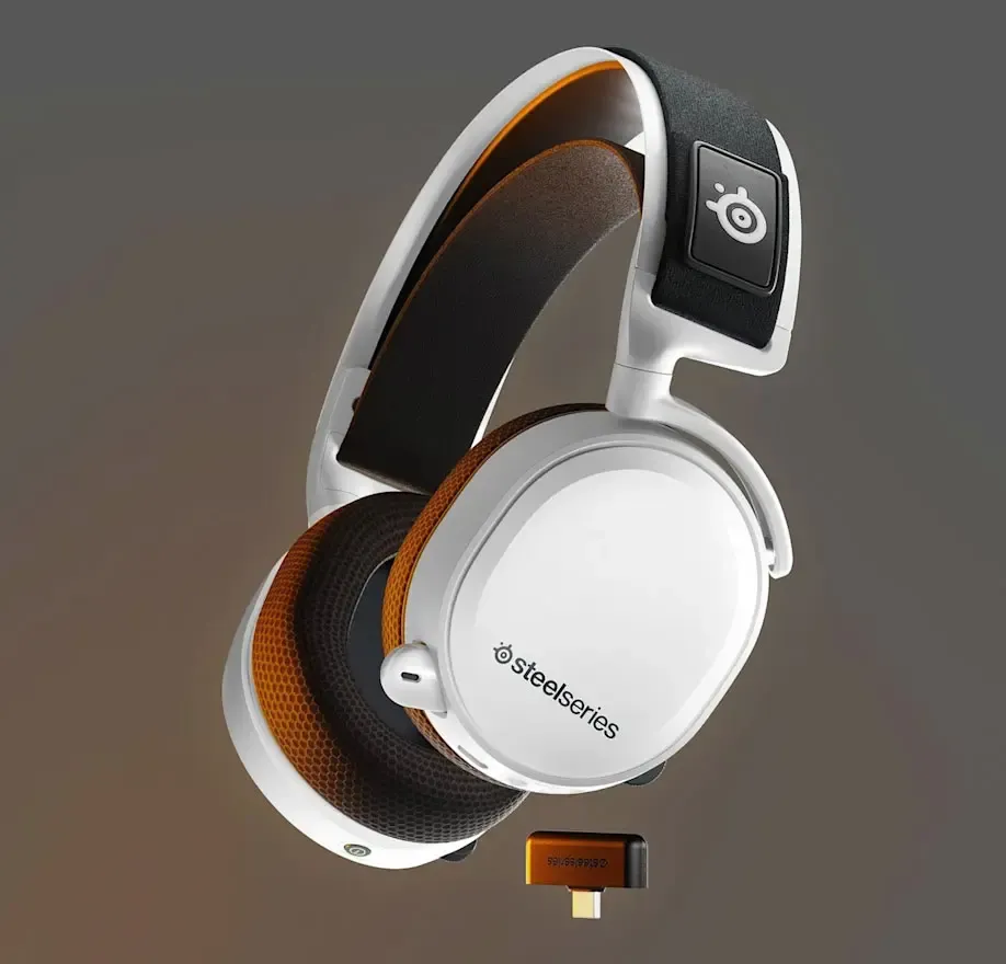 SteelSeries Arctis 7+ Wireless Headset — Lossless 2.4 GHz, 30H
