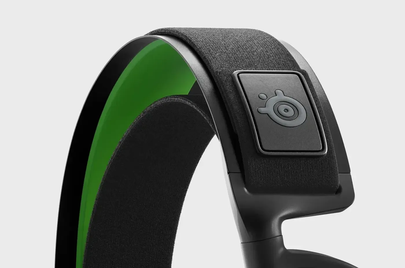 Detail of the adjustable ski-goggle suspension band on the headset