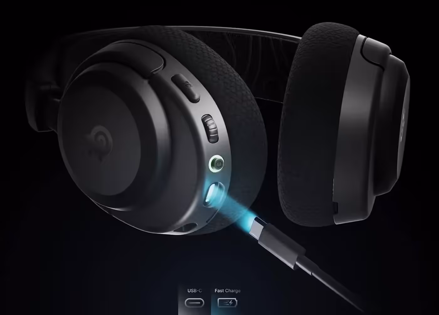 SteelSeries Arctis Nova 3P fast charging desktop view
