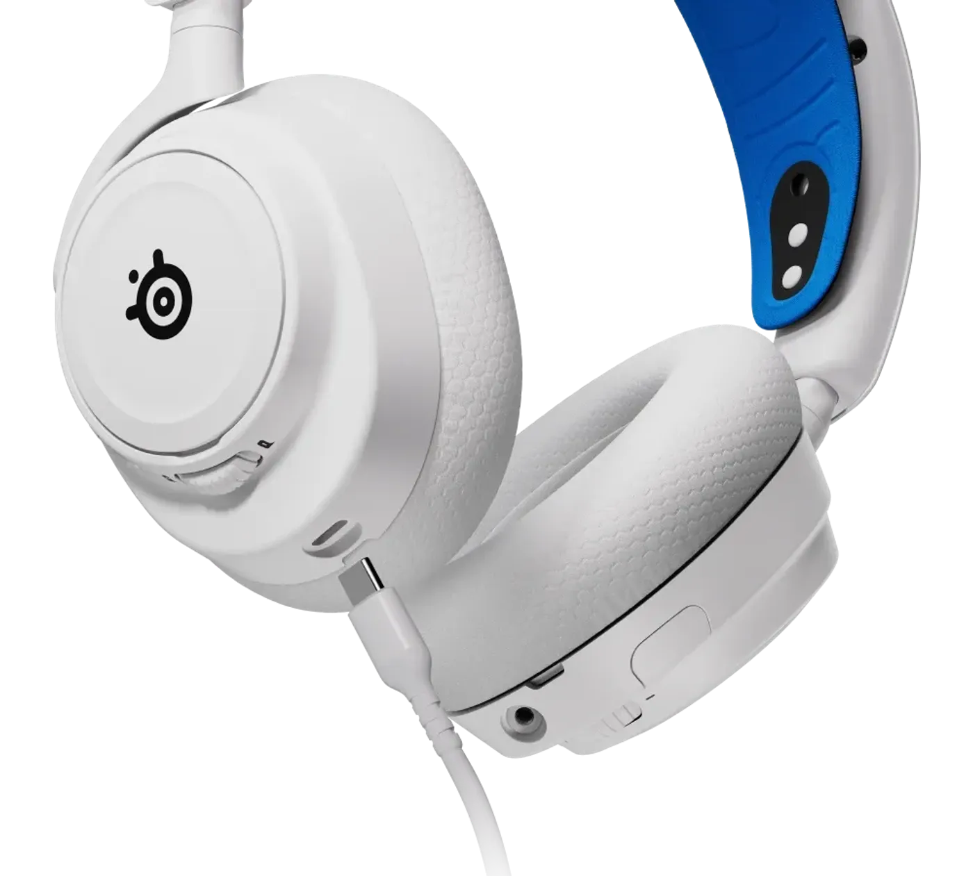 Arctis Nova 7P gaming headset showing USB-C port for fast charging