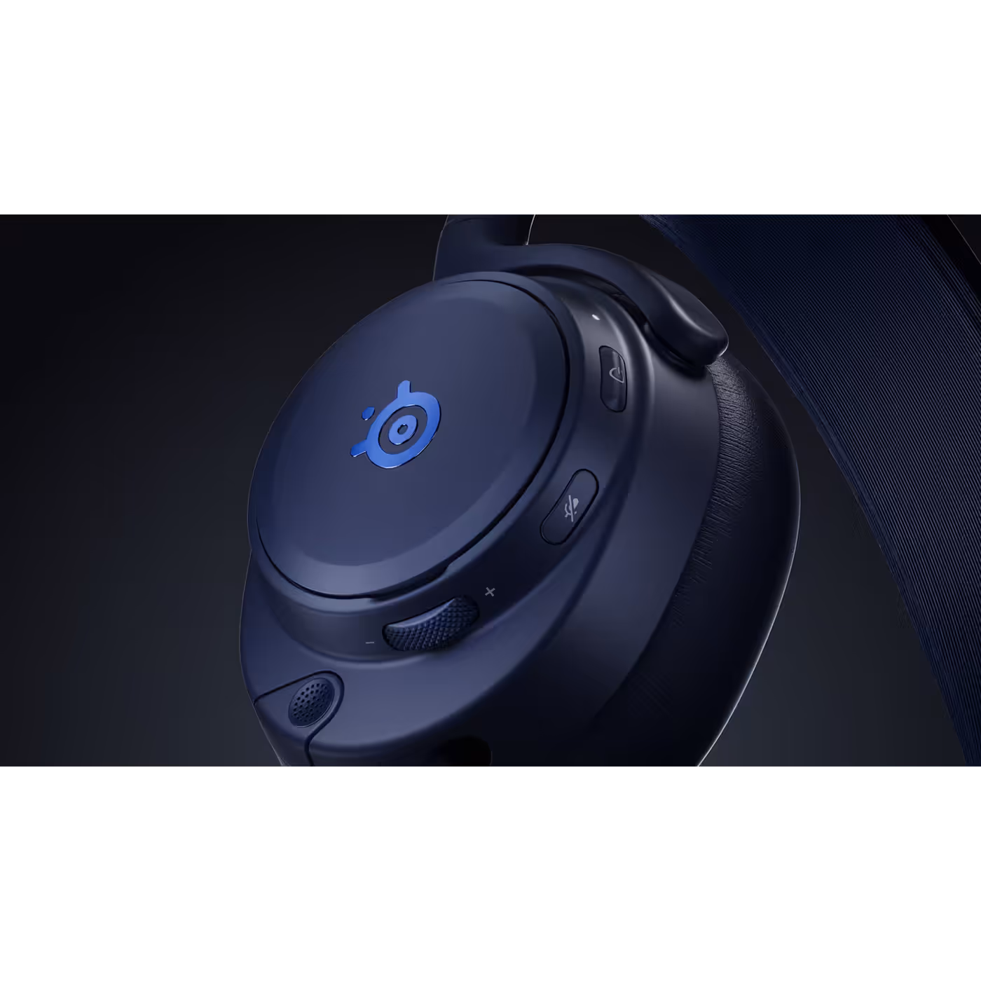 Arctis Nova Pro Omni Midnight Blue earcup controls close-up