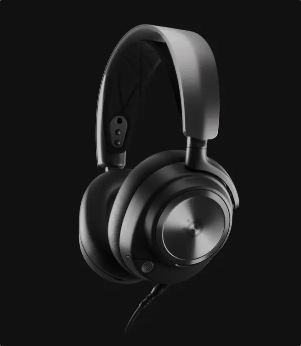 Customizable audio settings and software support for SteelSeries Arena 3