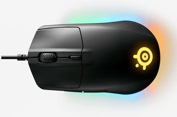 Lightweight and ergonomic design of SteelSeries Rival 3