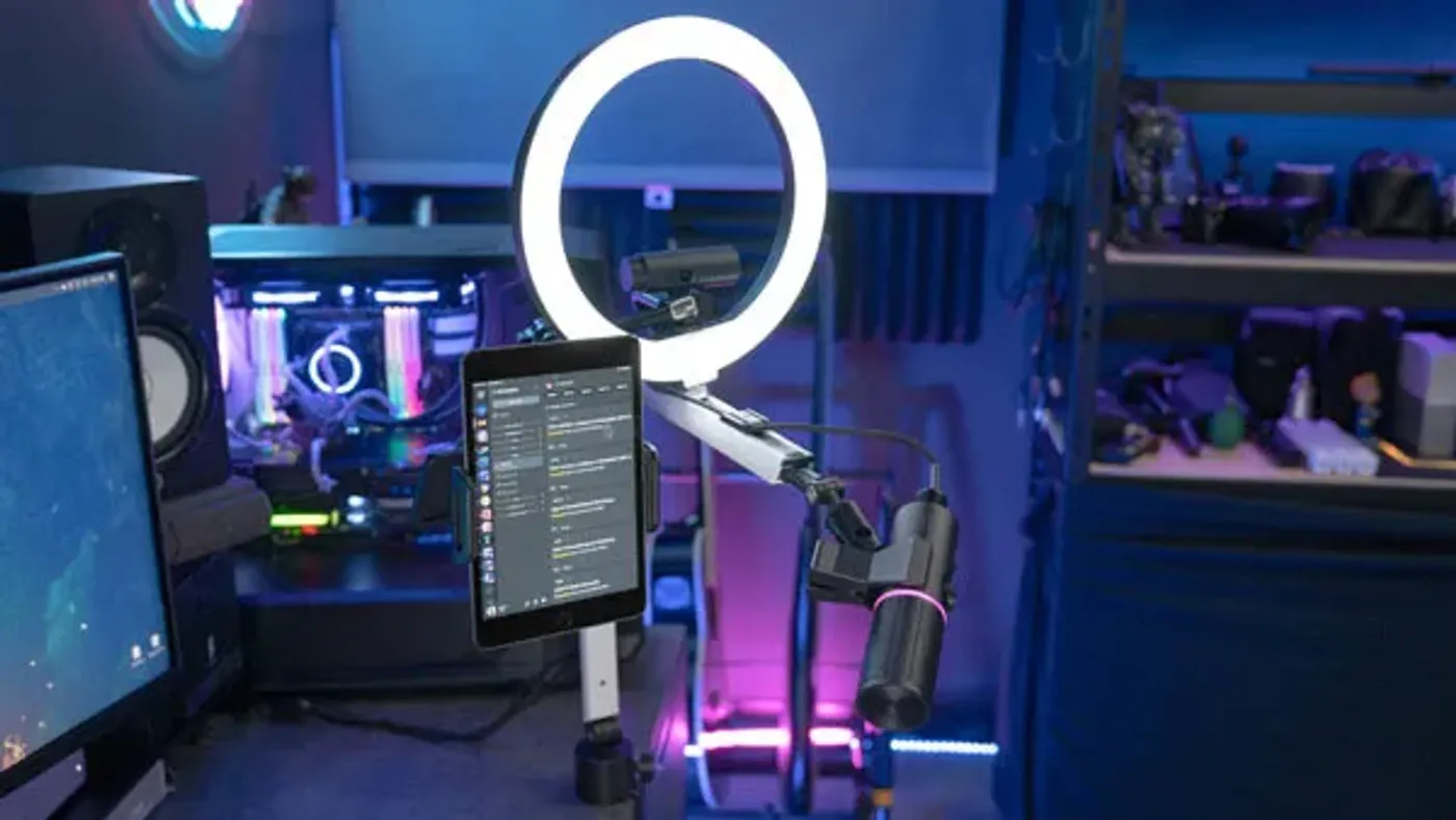 Streamplify Mount Arm showing sliding cold shoe mount rail