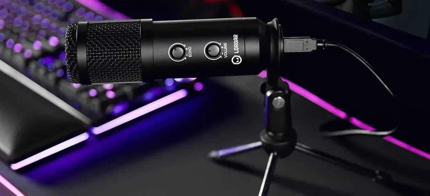 USB microphone with plug-and-play connectivity and dual control wheels