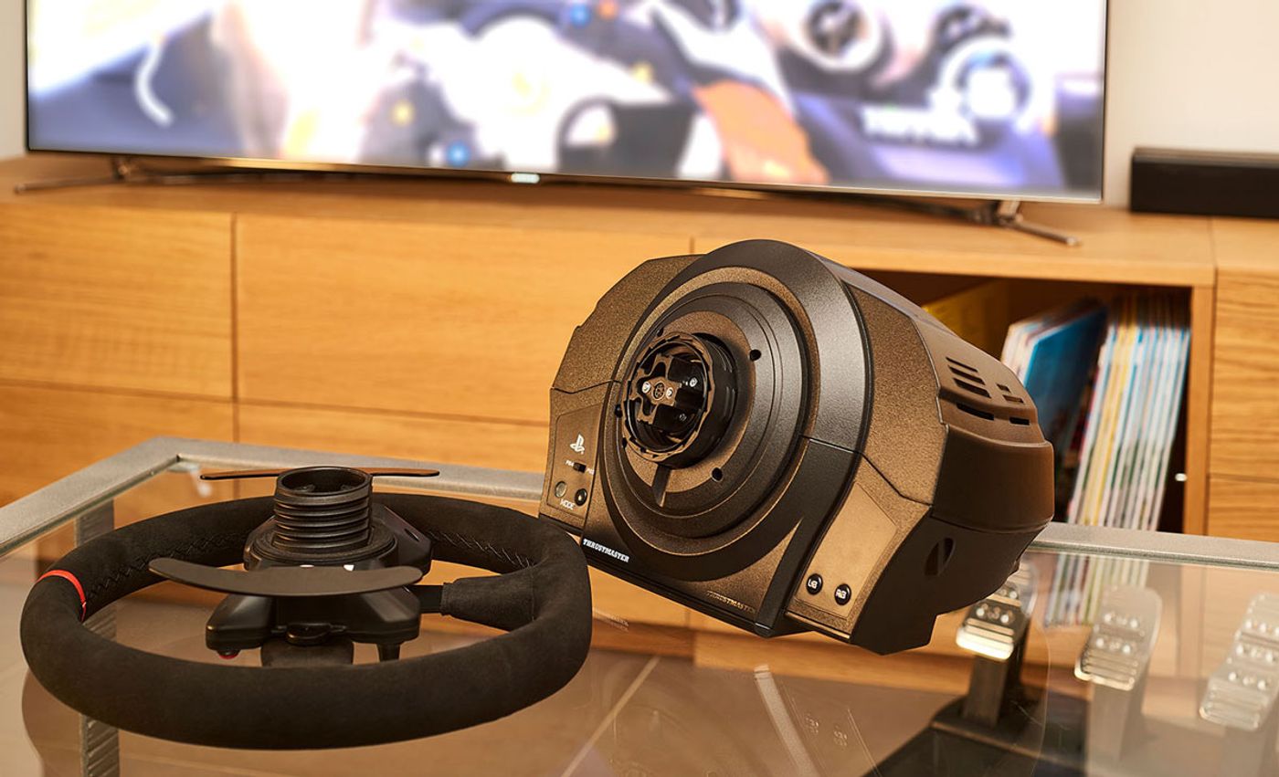 Rear of the wheel showing the Thrustmaster Quick Release mechanism
