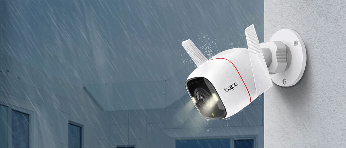 Weatherproof IP66-rated housing of the Tapo C320WS outdoor camera in the rain
