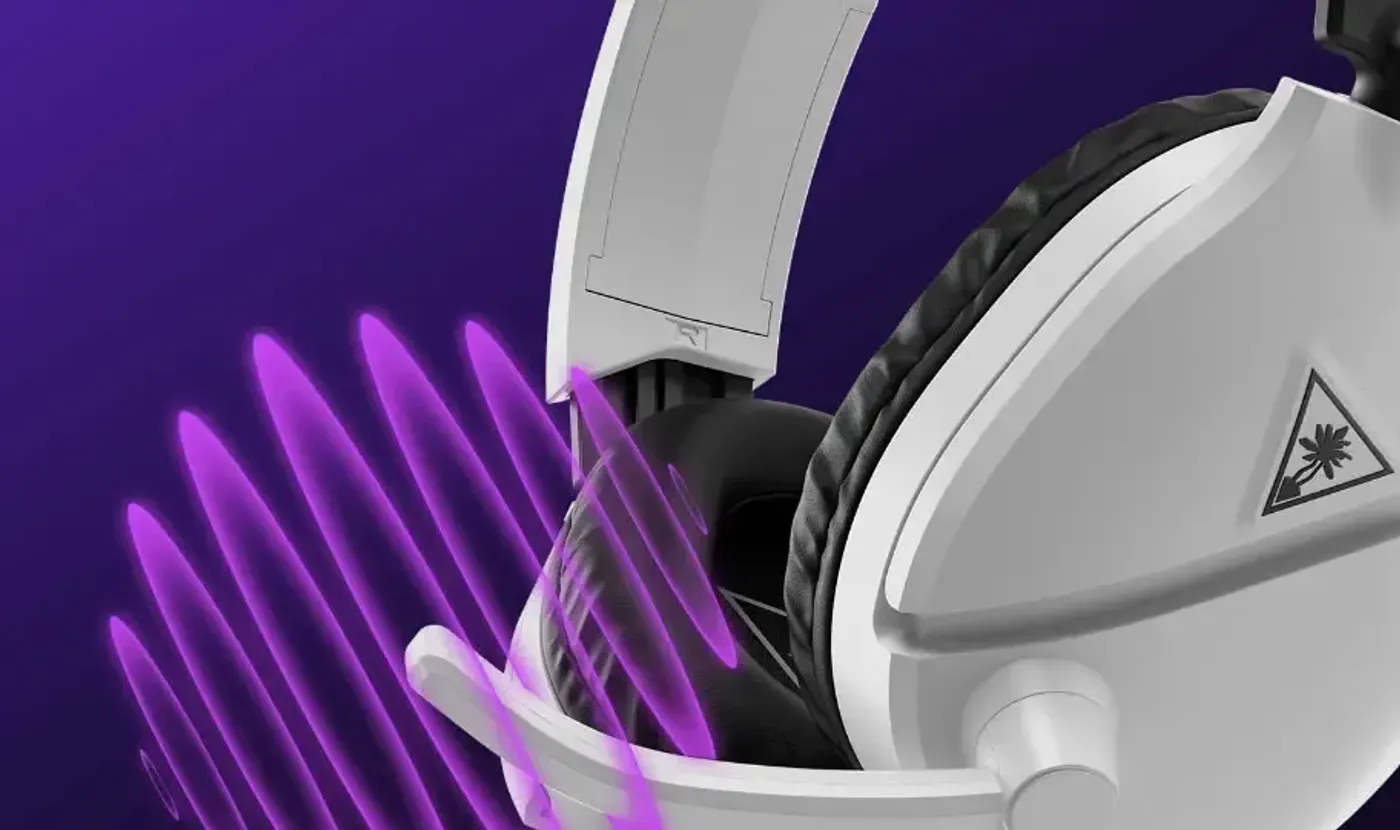 High-sensitivity microphone shown attached to the gaming headset