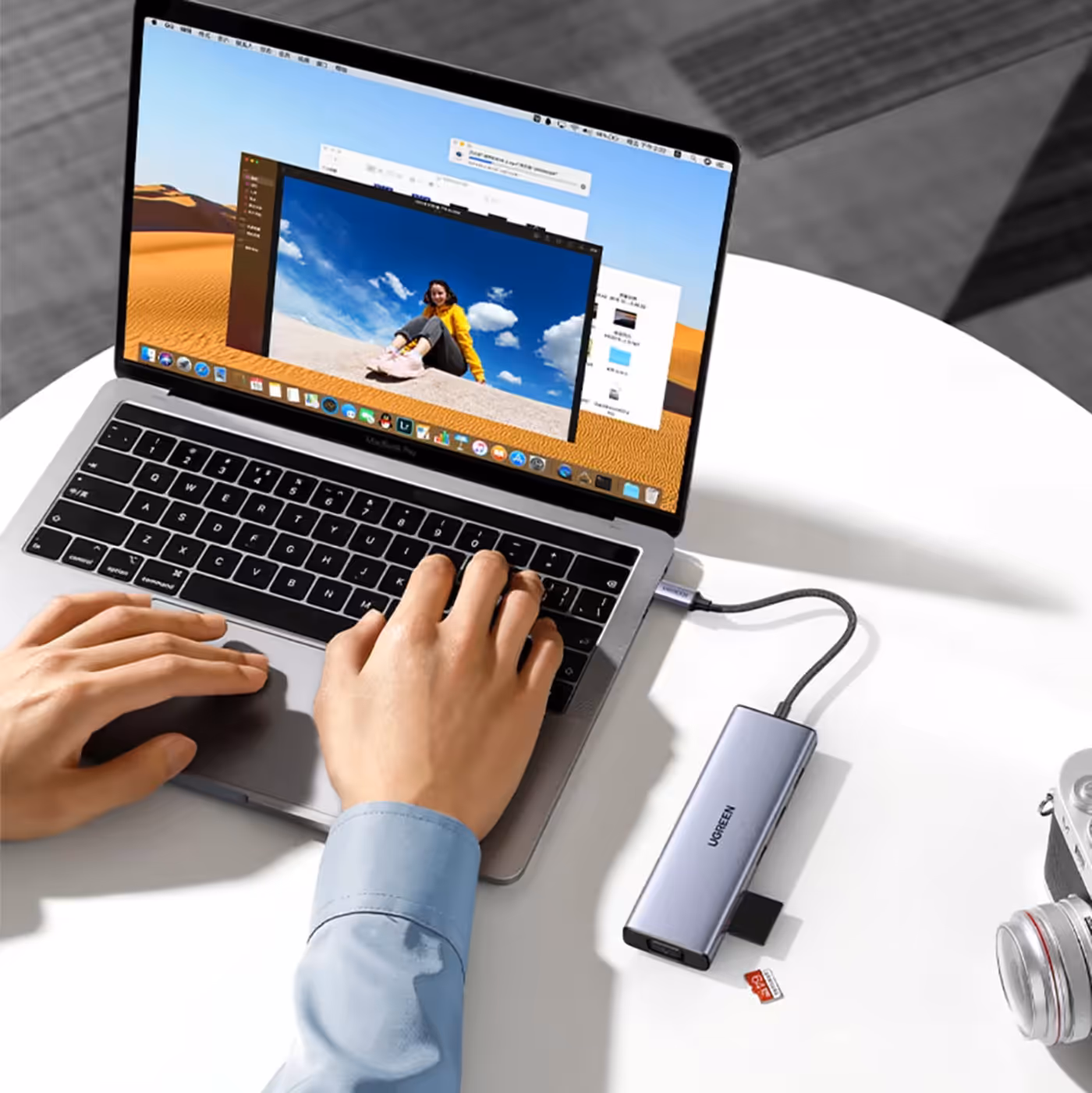 Compact and durable aluminium UGREEN hub designed for easy travel