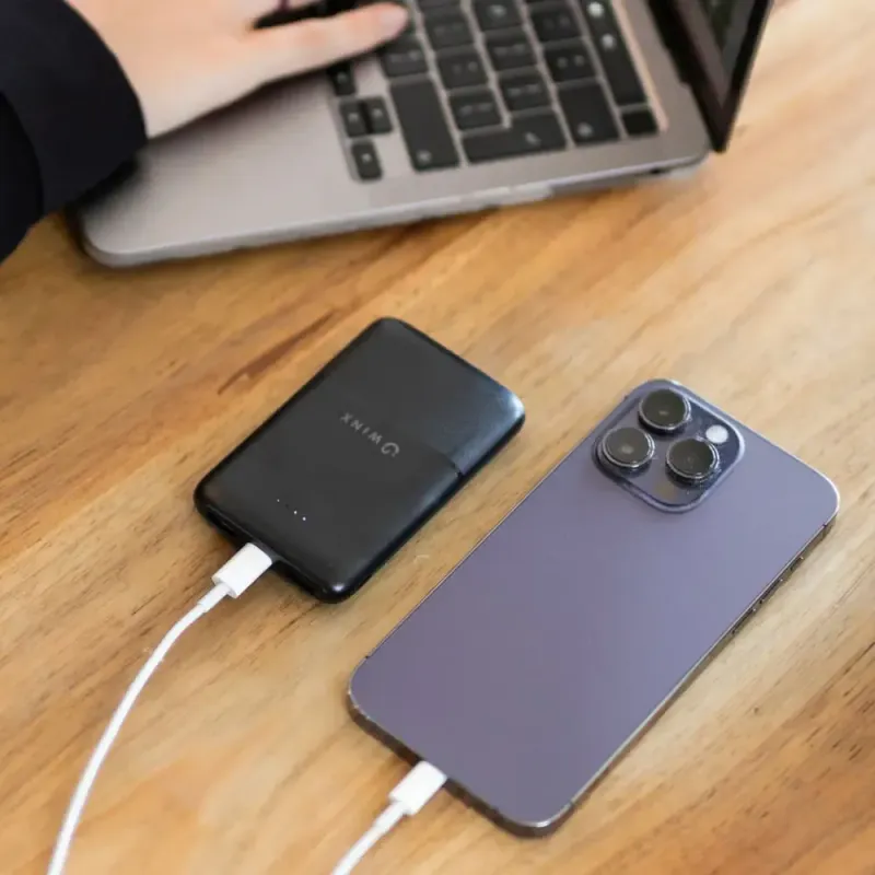 winx-go-simple-5000mah-power-bank-1000px-v009.webp winx-go-simple-5000mah-power-bank-1000px-v009.webp