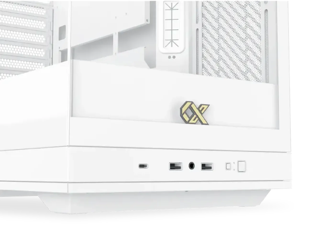 Front mounted I/O ports including USB-C on the Meta Arctic case