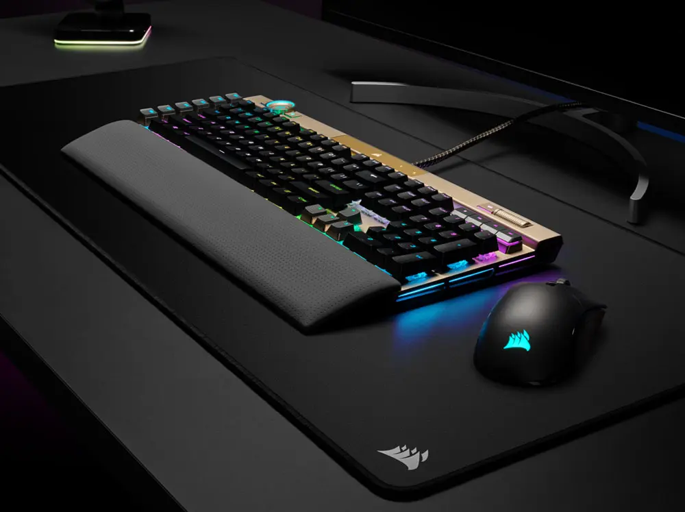 corsair-k100-optical-mechanical-gaming-keyboard-midnight-gold-1000px-v1-0013.webp