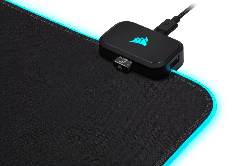 corsair-mm700-rgb-cloth-mouse-pad-extended-1000px-v1-0009.webp