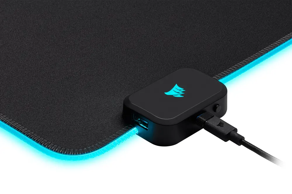 corsair-mm700-rgb-cloth-mouse-pad-extended-1000px-v1-0011.webp