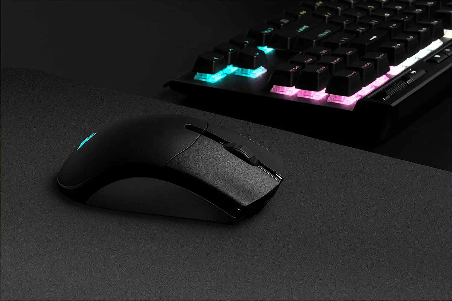 corsair-sabre-rgb-pro-wireless-champion-gaming-mouse-1500px-v11.webp