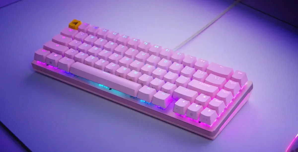 glorious-gmmk-2-tkl-gaming-keyboard-pink-1200px-v1-0003.webp